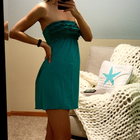 Essential Beach Cover-up in Small - Picture 2 of 5